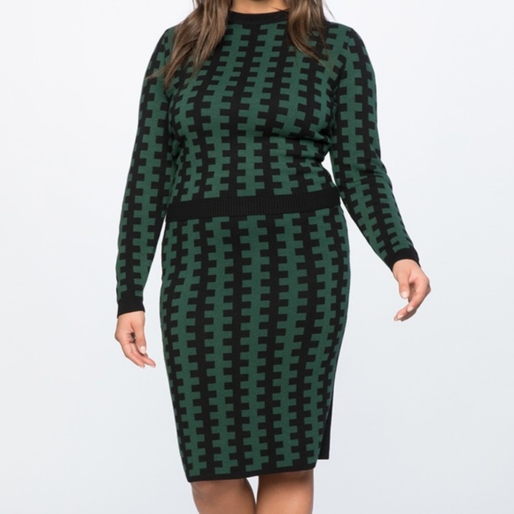 Eloquii green & black sweater